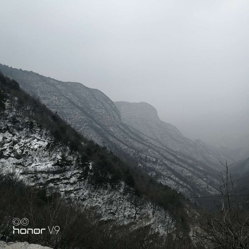 河南眾光生態(tài)新材料有限公司開工前先去登登山，而且還是雪山
